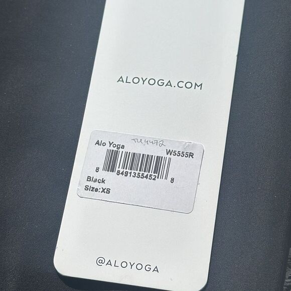 ALO YOGA High Waist Ripped Warrior Legging size XS Black NWT $128 - Picture 3 of 7